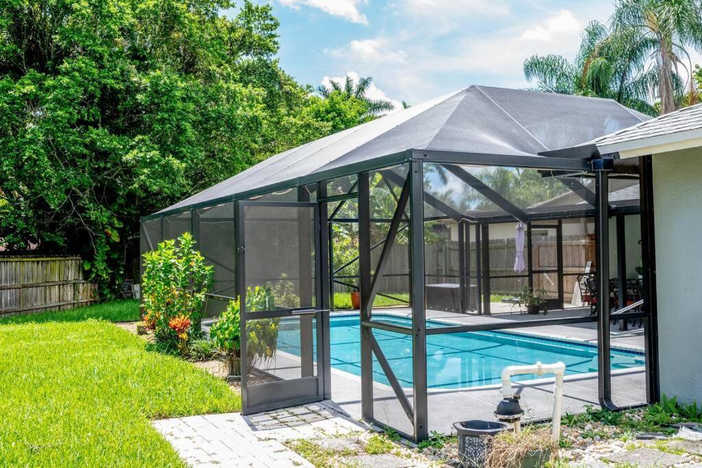 Palm Paradise Luxury Stay/Pool 惠灵顿 外观 照片
